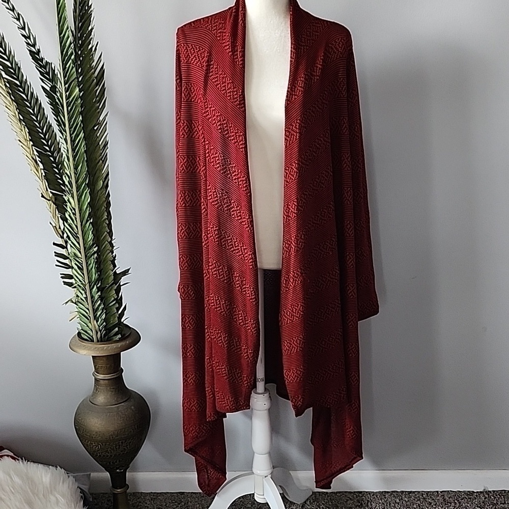 *PRICE DROP*
Cato black and red open front duster